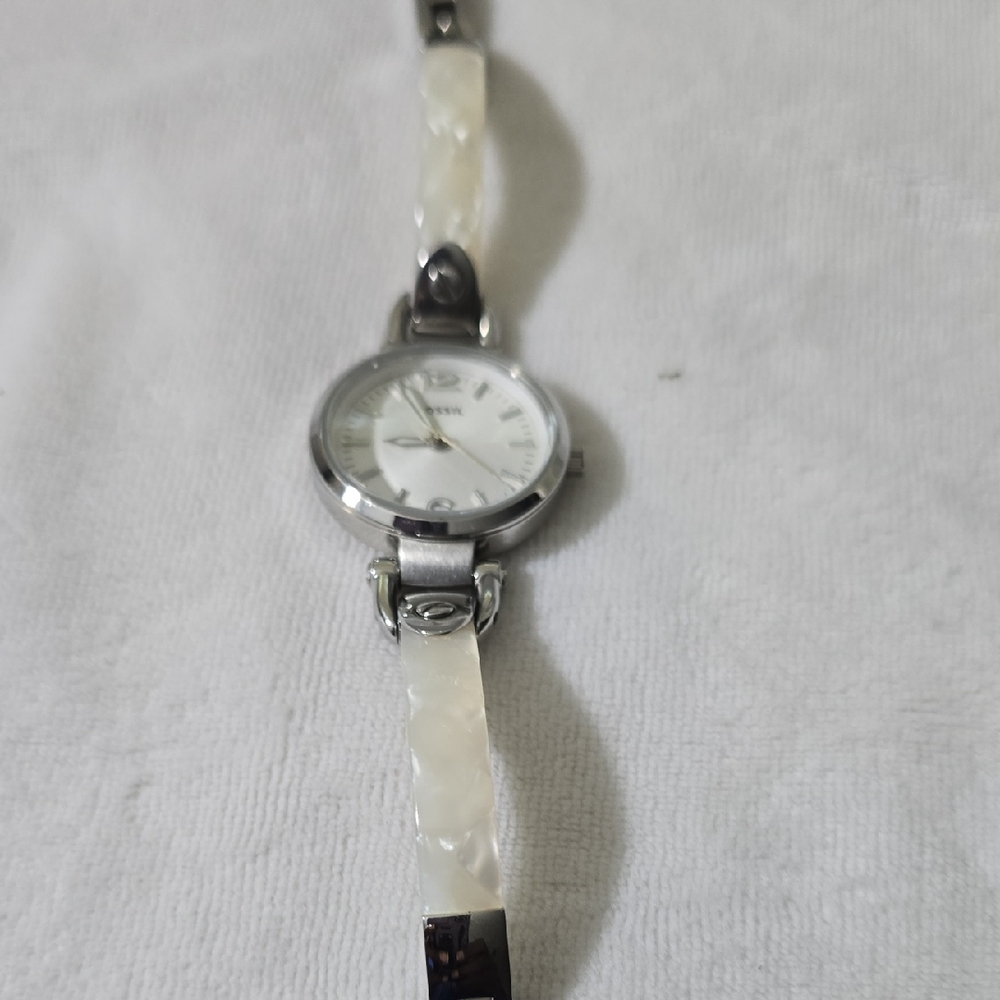 Elegant Silver and Cream Women's Watch